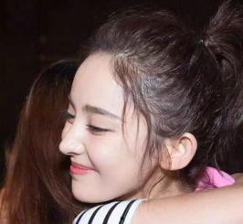 吃瓜爆料下巴变尖的女生,神秘美女下巴变尖，颜值飙升引关注